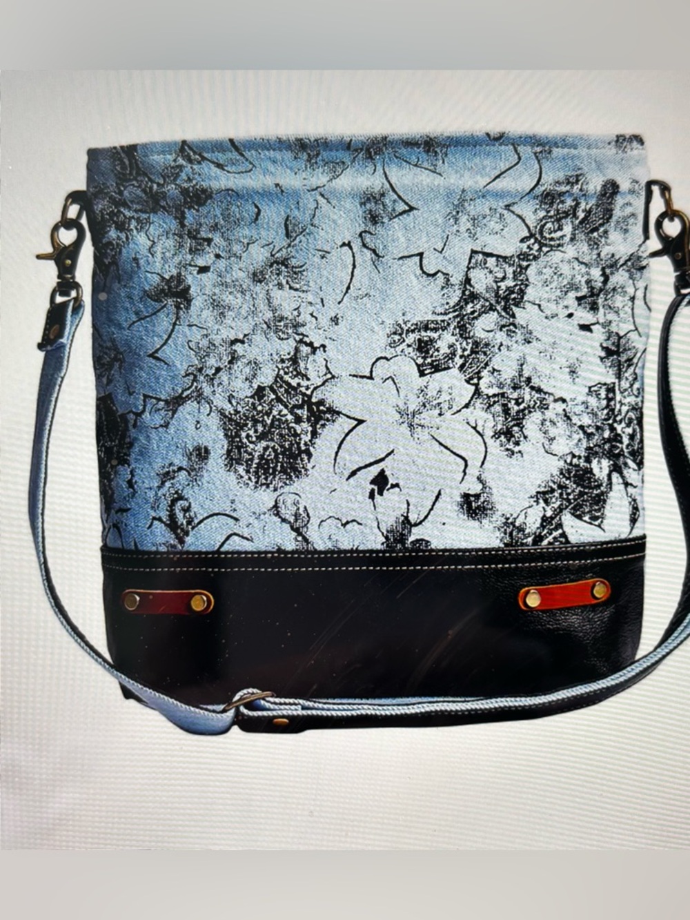 Myra Bag Blue Creek Meadow Crossbody